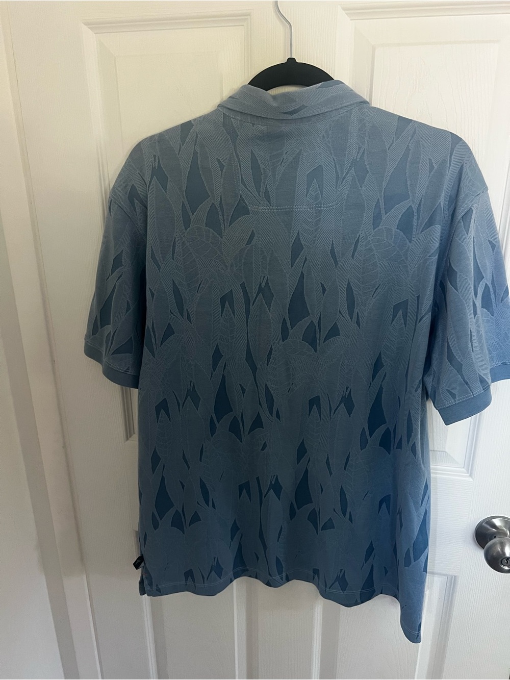 Tommy Bahama Blue Leaf-Pattern IslandZone Polo with Red Logo - Picture 8 of 9